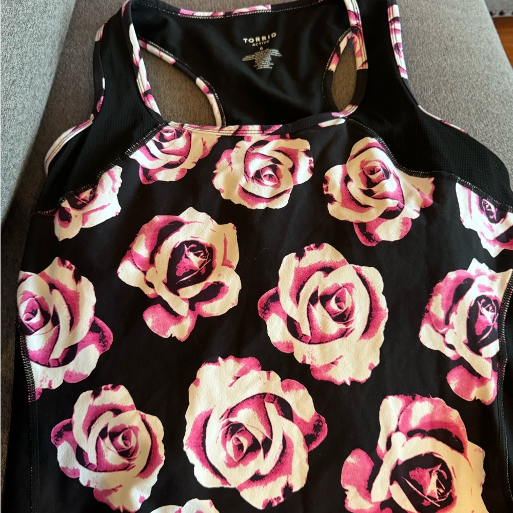 NWOT Torrid workout tank size 0 (size 12)
